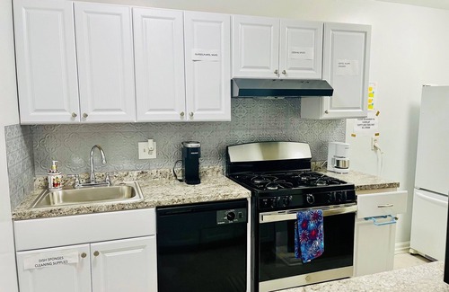 Aspen Hill Apartment | Perfect 3-bedroom 2-bath apartment with AC in Aspen Hill