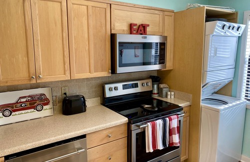 Athens Condo | Perfect Athens Getaway Townhome