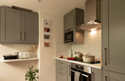 Bicester House | Perfect Bicester Village stay at 2 bedroom house