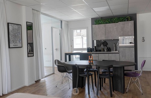 Mitte Apartment | Perfect city center location, 107 sqm, directly at the opera house in suite flair with balcony!