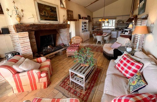Montdurausse Villa | Perfect Countryside Retreat, Private Heated Pool & Panoramic Views - 5mins from Monclar-de-Quercy!
