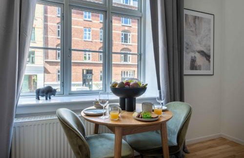 København N Apartment | Perfect Couples Retreat in Urban Area