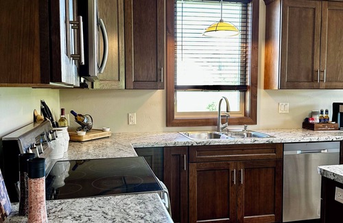 Forest Junction Apartment | Perfect cozy 1-bedroom apartment with garage in charming Kaukauna.