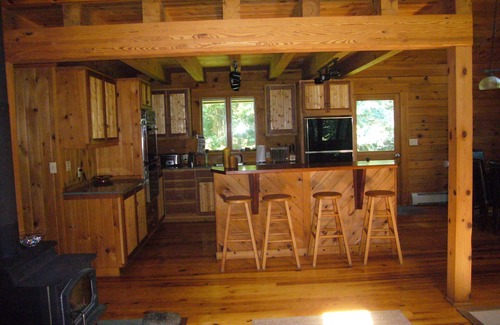 Lake Hill House | Perfect dream log house on creek with waterfalls, shorter stay for friends