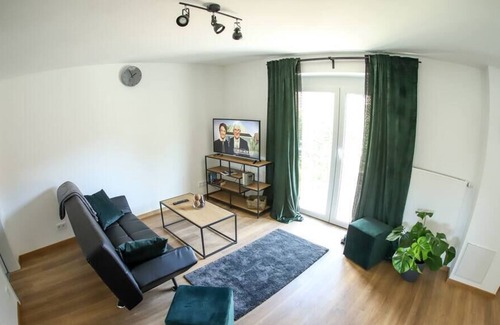 Lechhausen-Ost House | ☆Perfect for Business & Groups: 1 House, 5 Apartm.