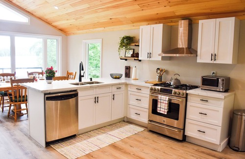 Dorset Cottage | Perfect for Family: Sandy Beach Pet Friendly Firepit Fireplace Sunset Views
