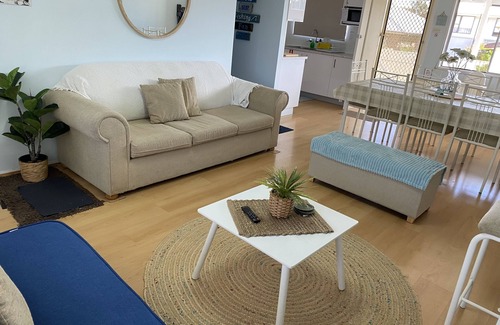 Long Jetty House | Perfect getaway on the Central Coast nGreat location on the Lake, close to beach