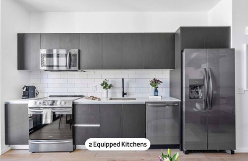 Downtown Miami Apartment | Perfect Group Stay: 6BR/2 Kitchens/2 Living Rooms