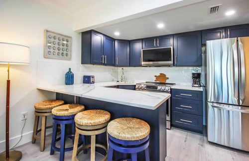 Shell Harbor Condo | Perfect Island Getaway - Beachfront Condo On Sanibel Island - Sandalfoot 2B1