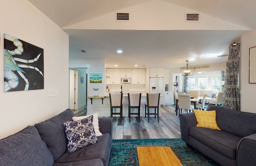 Demere Park Condo | Perfect Island, Perfect Vacation in our newly renovated Harbour Oaks, Unit #214.