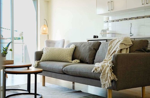 McKinnon House | Perfect Location! Cozy Townhouse McKinnon Station