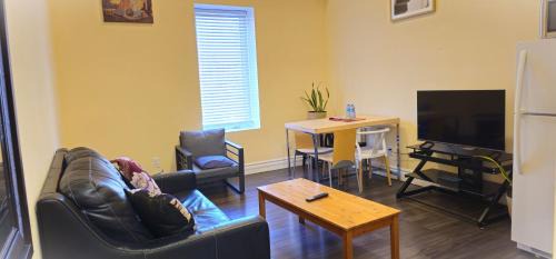 Windsor Apartment | Perfect Location! Quiet-Spacious-2 Bed-2 Bath