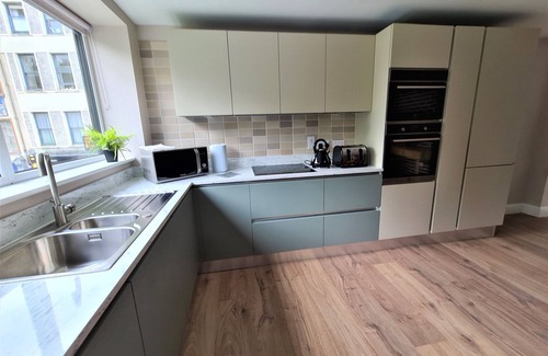 Cork City Centre Apartment | 💚Perfect Luxury 2 bedroom, 3 bathroom apartment. 5 star reviews, laundry.