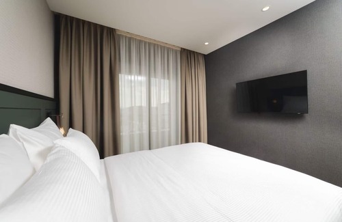 Podgorica Hotel | Perfect Podgorica getaway | Family & friends stay close to iconic destinations