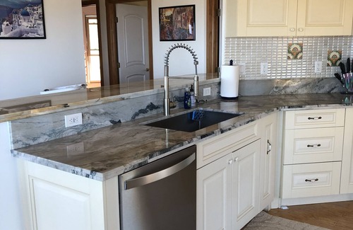 Kamuela Cottage | Perfect retreat with beautiful sunset! Secluded yet close to all what you need!