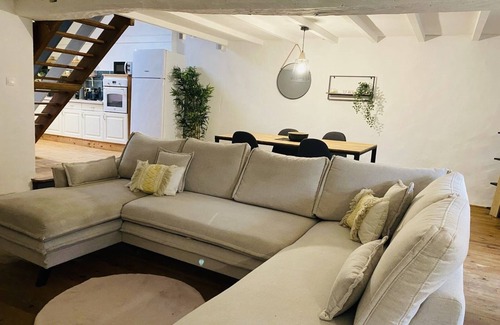 La Chapelle-Pouilloux Cottage | Perfect spacious country retreat with large pool and activity barn