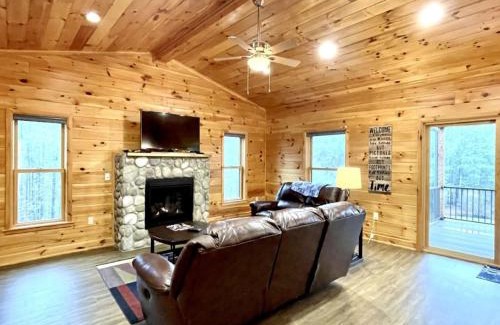 Tellico Plains House | Perfect Stay for Fishing, Hiking, R&R - Charming Sapphire Bear Home