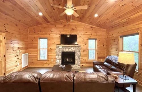 Tellico Plains House | Perfect Stay for Fishing, Hiking, R&R - Charming Sapphire Bear Home