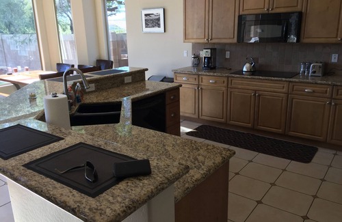 Desert View Village House | Perfect Sunsets, Tranquililty, Heavenly Beds, Relax in Paradise!