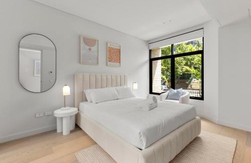 Glebe Apartment | Perfect Vacation Home w Terrace & Private Garage