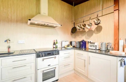 Leven Cabin | Perfect wooden lodge for golfers & families, close to St. Andrews