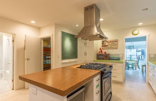 Roberts Creek Cottage | Perfectly Chic Waterfront Cottage Top Floor