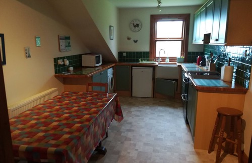 Balerno Cottage | Perfectly located for The Pentlands. It also has easy access to the city.