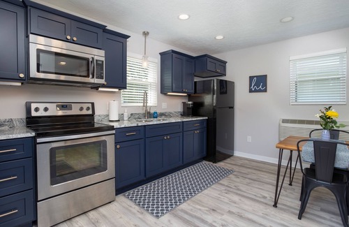 Ashland House | Perfectly Petite!