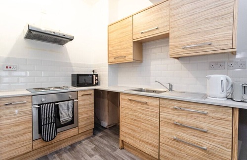 Plasnewydd Apartment | Perfectly Placed: Cozy Flat in the City's Heart