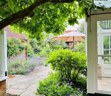 Hambleden House | Perfectly Positioned Hambleden House