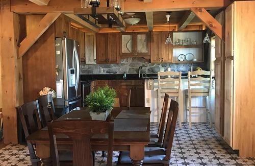 Fairfax House | Perfectly Vermont 4 bed 2 bath, barn doors, modern design , pine floors, views