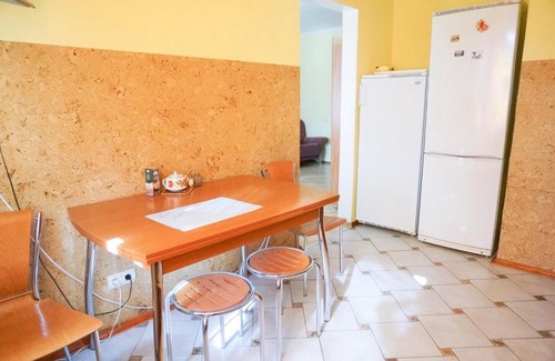 Oktyabrsky District Apartment | Perfecto near Railway Station