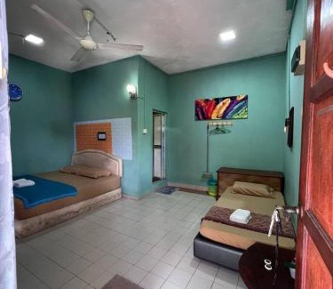 Kampung Pasir Hantu Hotel | Perhentian Village Inn
