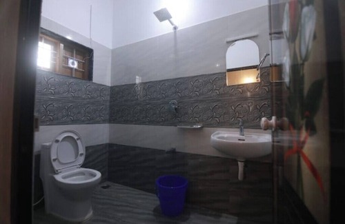 Thekkady Apartment | Periyar Homes Deluxe Room 101
