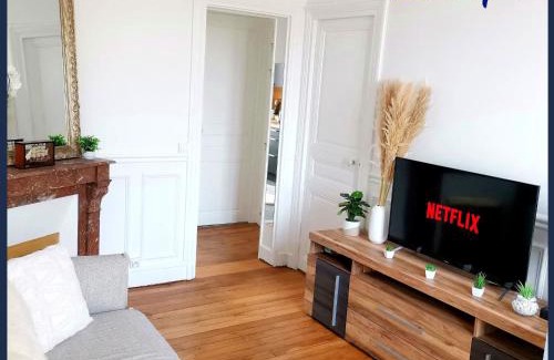 La Garenne-Colombes Apartment | Perle Haussmannienne 1900 - Cosy - Centre ville