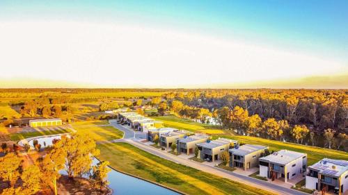Moama House | Perricoota Waters - Echuca Holiday Homes