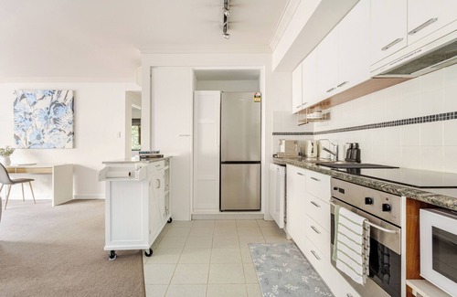 Perth Central Business District Apartment | Perth City Stay | 2BR w/Pool, Gym, Parking | Walk to Quay, Kings Park, PCEC