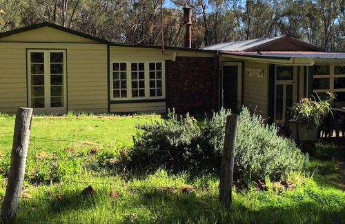 Gidgegannup Cottage | Perth Hills, Swan Valley Secluded Country Retreat