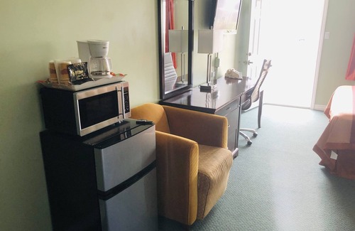 Perth Hotel | Perth Plaza Inn & Suites