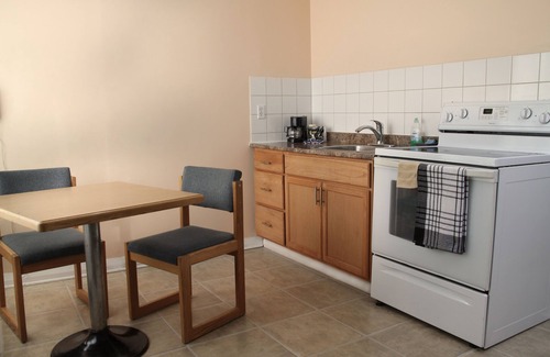 Perth Hotel | Perth Plaza Inn & Suites