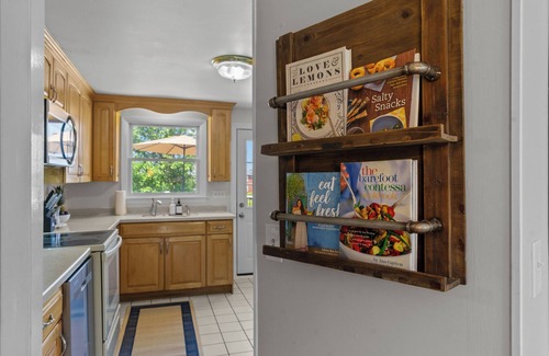 Newport East House | Pet & Family Friendly Home Close to Beaches!