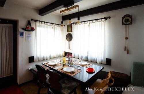 Jesenice House | Pet & Family Friendly House Viktorija - house near Golica with Triglav view