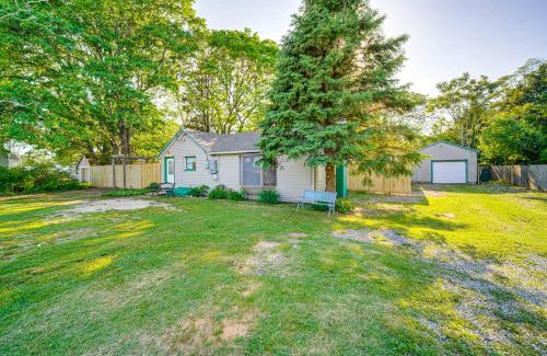 West Tuckerton House | Pet-Friendly Little Egg Harbor Home with Fenced Yard