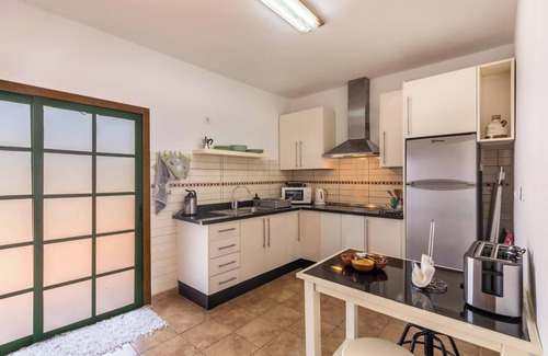 Granadilla de Abona Apartment | Pet-Friendly Apartment B Armonia Rural with Sea View, Terrace, Shared Pool & Wi-Fi