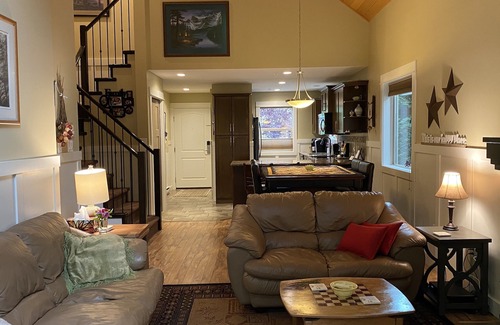 Regional District of Nanaimo Cabin | Pet Friendly 2 bedroom plus loft, in Parksville's beautiful resort area
