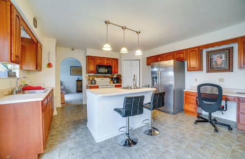 New Kensington House | Pet-Friendly Apollo Home w/Furnished Deck!