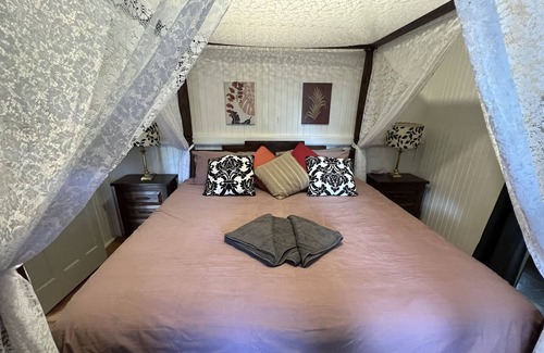 Moogerah House | Pet Friendly, Beautiful Old Queenslander - Lake Access