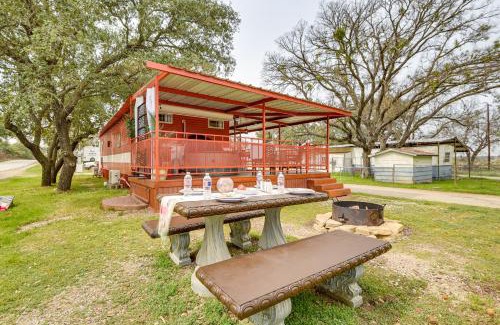 Brownwood House | Pet-Friendly Brownwood Home Walk to Lake!