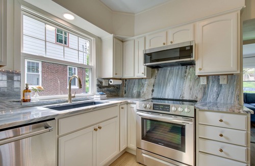 Roselawn Finance Cottage | Pet-Friendly Cincinnati Retreat w/Hot Tub
