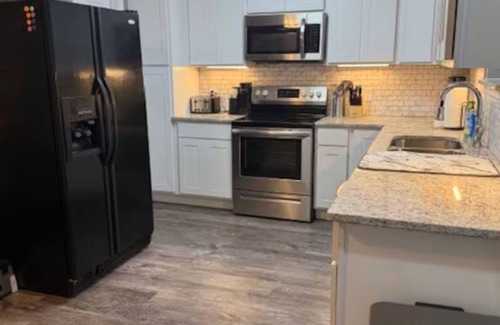 Redlick House | Pet Friendly Cozy Brick Home